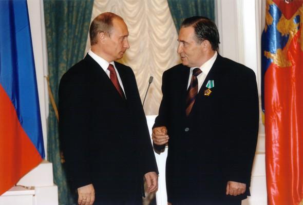 Пути-Гуров-Орден-Дружбы-2006