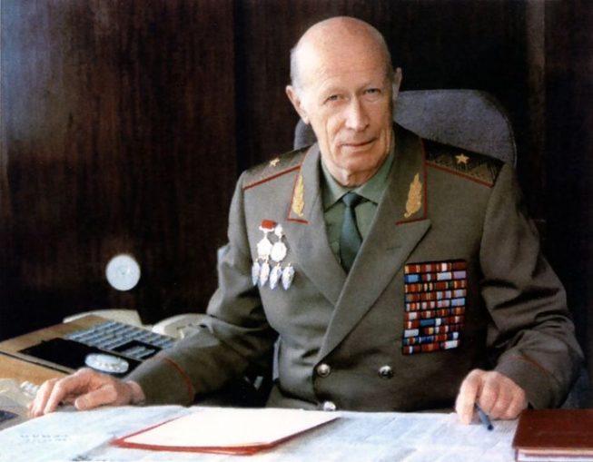 Выпускник 1956 года Ю.И. ДРОЗДОВ в 1979–1991 г.г. руководил легендарным управлением «С» советской внешней разведки.