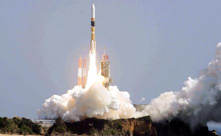 C японского космодрома Танэгасима запущена ракета-носитель H-2A c двумя разведывательными спутниками