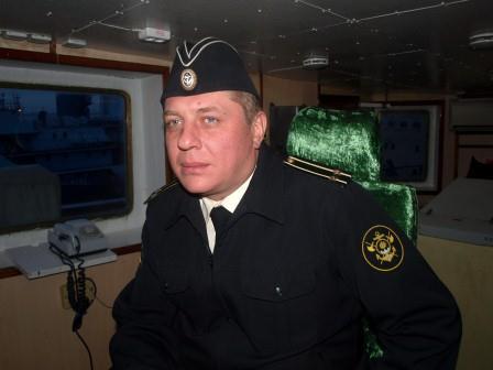 Командир корабля капитан 2 ранга Сергей Бор