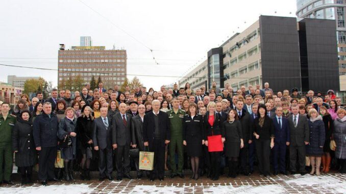 На фото участники Сбора должностных лиц юридической службы ВС РФ.