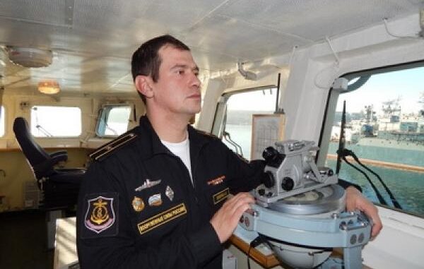 Командир корабля капитан 3 ранга Антон Величко