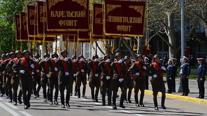 Парад войск Севастопольского гарнизона