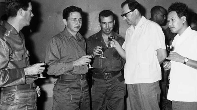 На фото: И.А. Фадейкин (четвёртый слева) на встрече с кубинскими товарищами.