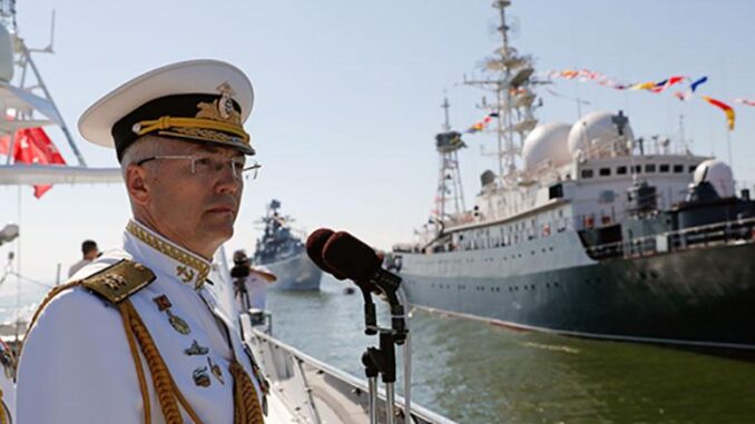 Командующий Балтийским флотом поздравил личный состав объединения с Днем ВМФ