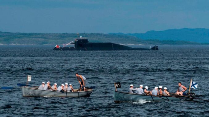 На Северном флоте состоялась репетиция парада кораблей ко Дню ВМФ России