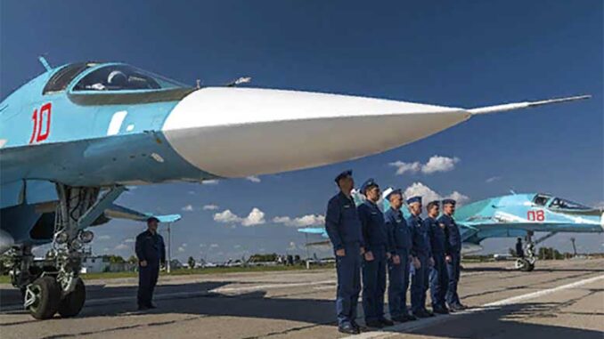 Первые в ЦВО бомбардировщики Су-34 прибыли на военный аэродром в Челябинской области