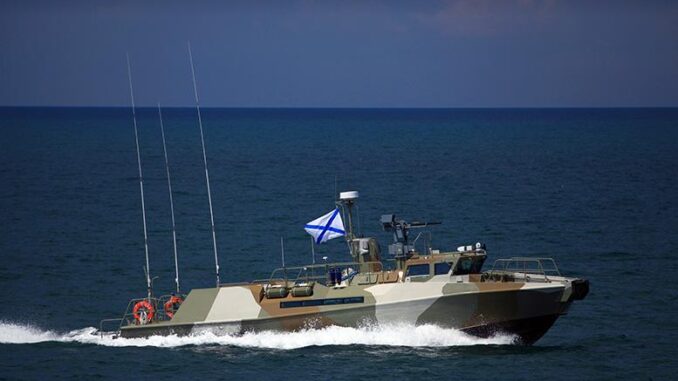 В Крымской военно-морской базе прошло плановое учение по противодействию подводным диверсантам