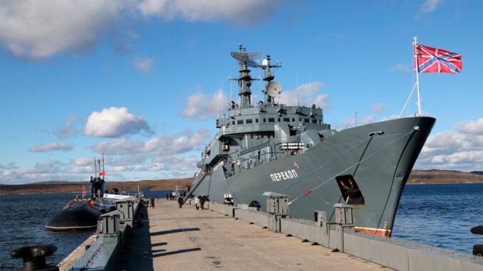 В Североморск прибыл учебный корабль «Перекоп», впервые в своей истории совершивший переход по Северному морскому пути