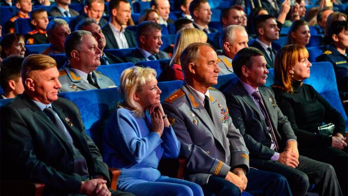 Министр обороны России принял участие в праздничном концерте, посвященном 100-летию РВВДКУ имени генерала армии В.Ф. Маргелова