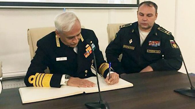 Военная делегация Индии посетила Нахимовское военно-морское училище и крейсер «Аврора»