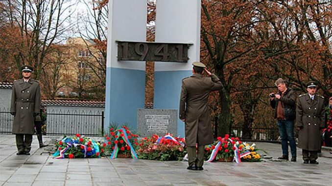 В День Неизвестного солдата в чешском городе Соколов увековечили имена 2455 советских военнопленных, считавшихся пропавшими без вести