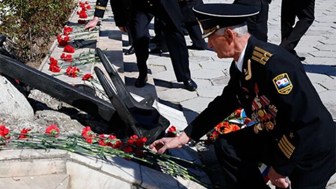 В Севастополе отмечают 82-ю годовщину со дня основания Черноморского высшего военно-морского училища имени адмирала П.С. Нахимова