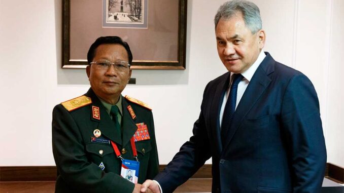 Министр обороны РФ поблагодарил своего коллегу из Лаоса за передачу в дар Российской Армии 30 танков Т-34