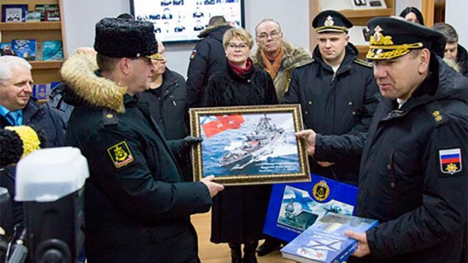 Командующий Северным флотом открыл Музей связи