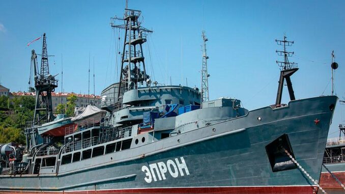 На Черноморском флоте спасательному судну «Эпрон» исполнилось 60 лет