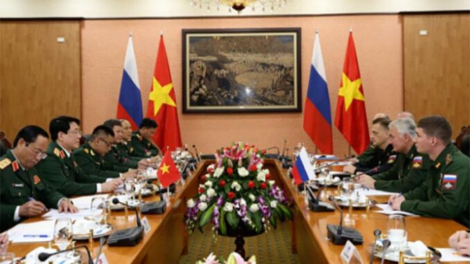 Российская делегация во главе с заместителем Министра обороны генерал-полковником Андреем Картаполовым посетила Республику Вьетнам