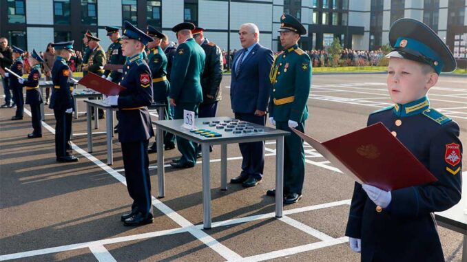 Церемония посвящения в кадеты первых воспитанников Кемеровского ПКУ