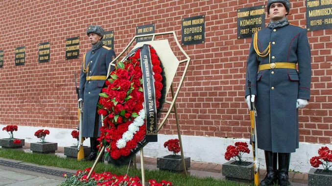 В Москве почтили память главных маршалов артиллерии
