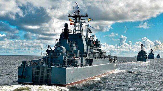 Репетиция Главного военно-морского парада в честь Дня Военно-морского флота (Санкт-Петербург)