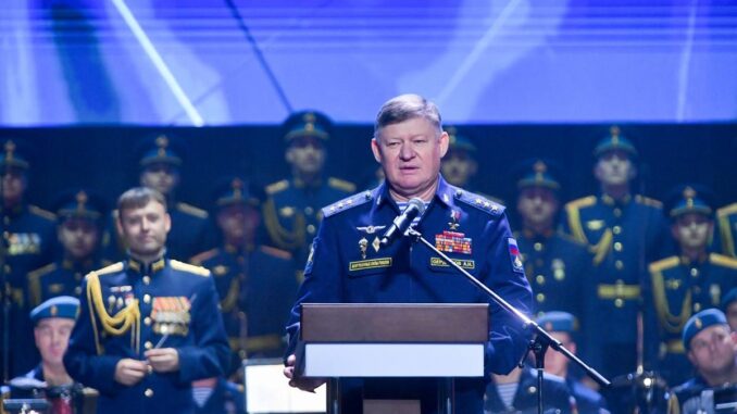 Командующий Воздушно-десантными войсками Герой России генерал-полковник Андрей Сердюков