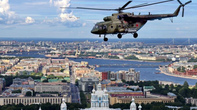 В небе над Санкт-Петербургом прошла авиарепетиция Главного военно-морского парада